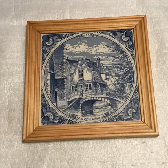 Very nice handmade Delft Holland wood framed Tile Beiaardiershuisje - Picture 1 of 4